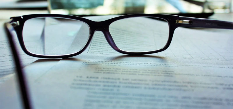 Le clause vesting désigne les clauses juridiques qui régissent les pactes d’actionnaires, mais aussi les contrats d’émission de titres